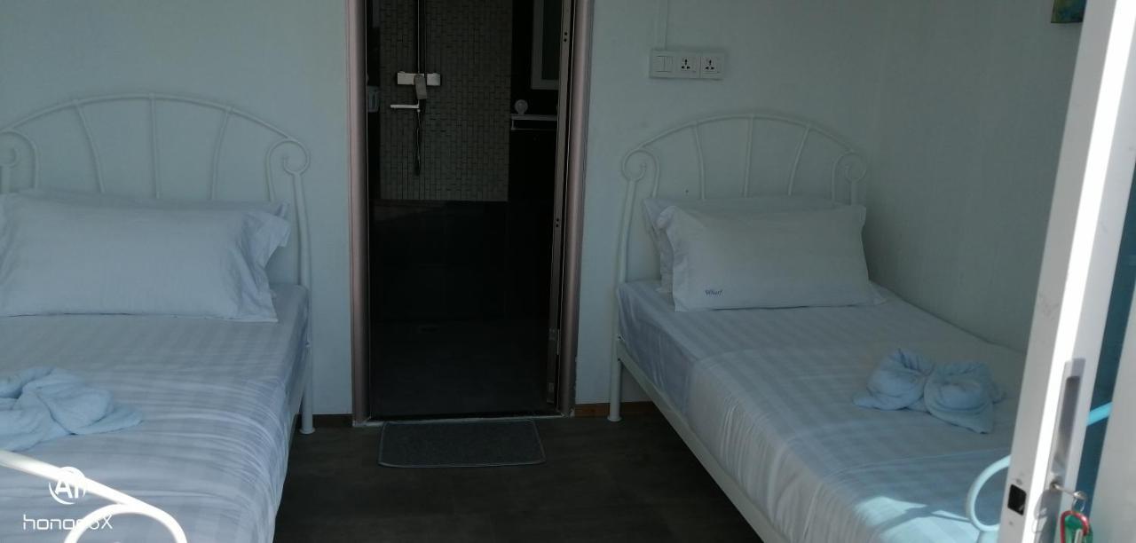 The Wharf Hotel Semporna Kamer foto